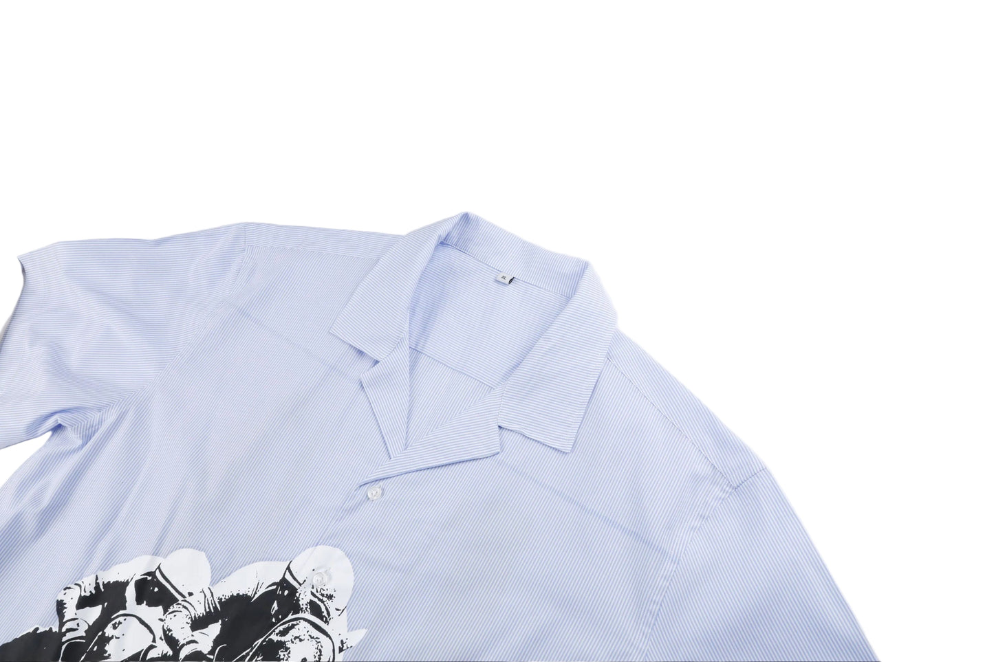 JOCKEY CROPPED BUTTON UP